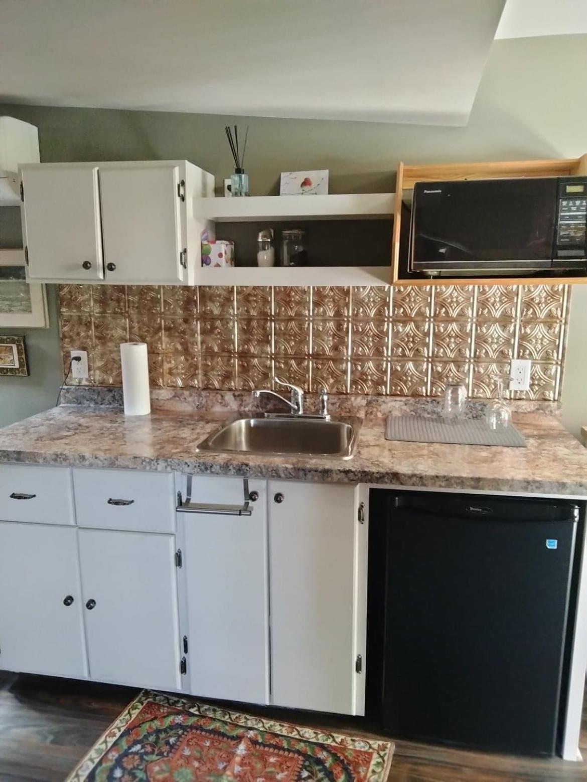 Bondy House Bed & Breakfast Amherstburg Екстериор снимка