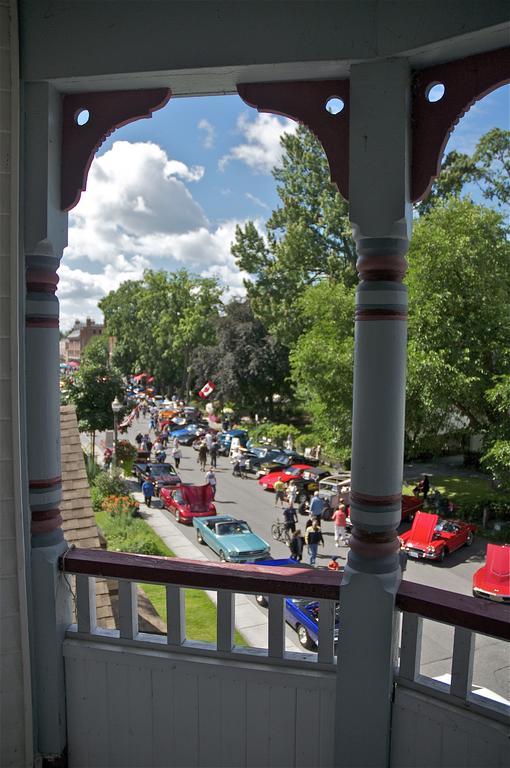 Bondy House Bed & Breakfast Amherstburg Екстериор снимка