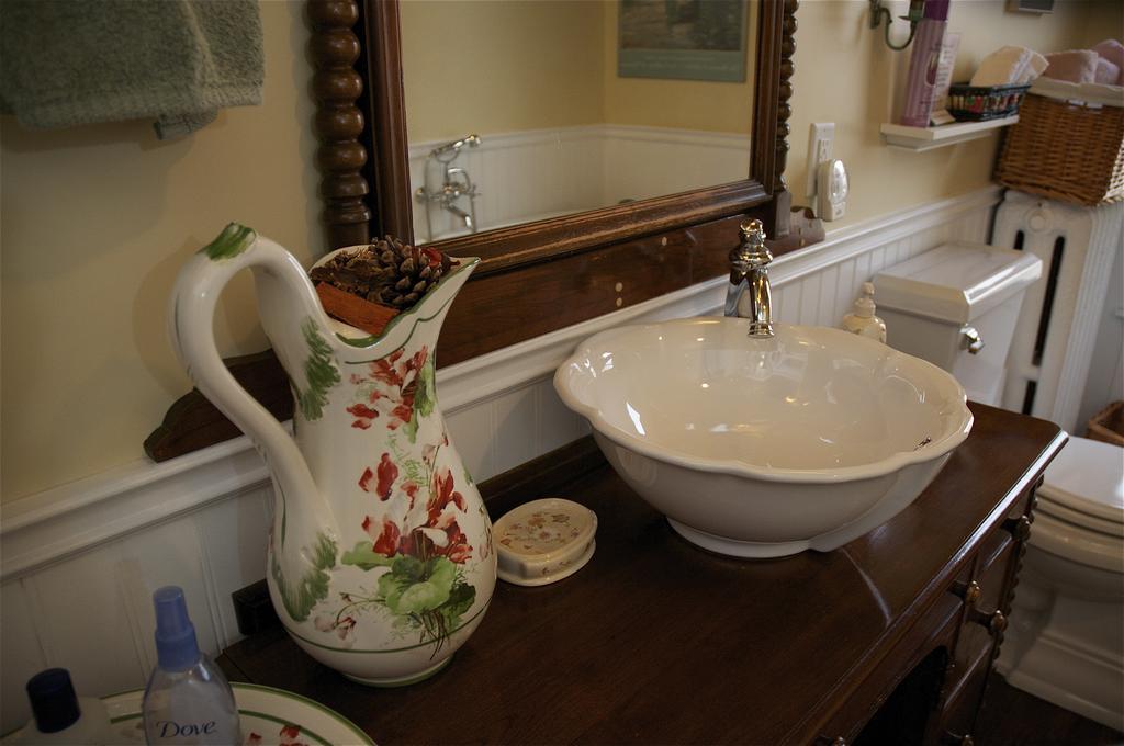 Bondy House Bed & Breakfast Amherstburg Екстериор снимка