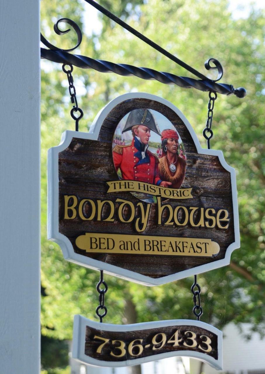 Bondy House Bed & Breakfast Amherstburg Екстериор снимка